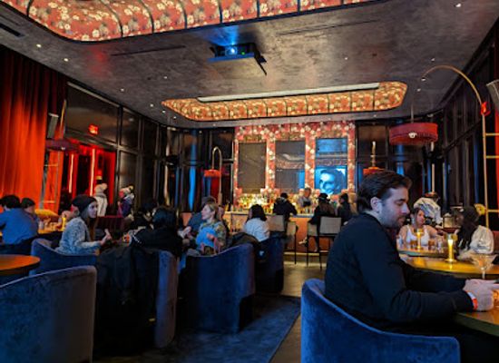 colorado/vail/bar/the-rabbit-hole-at-chasing-rabbits