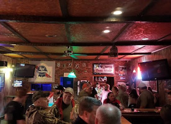 illinois/illinois-river-valley/bar/buzzy-s