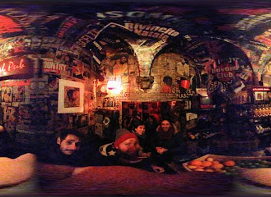 italy/siena/bar/bella-vista-social-pub