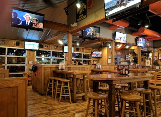 iowa/loess-hills/bar/hooters