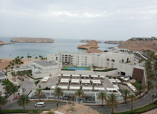 oman/ras-al-jinz/bar/brezza-restaurant-rooftop-bar