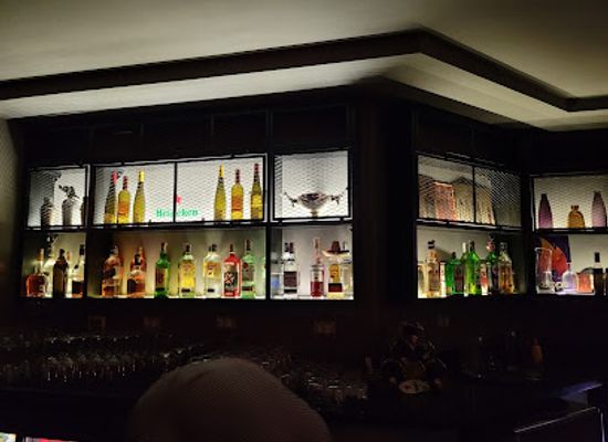 egypt/cairo/heliopolis/bar/wire-bar