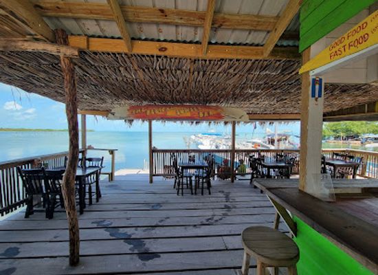 belize/the-cayes/bar/the-pelican-sunset-bar