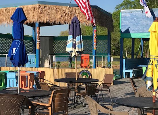 kentucky/land-between-the-lakes-national-recreation-area/bar/fat-daddy-s-tiki-hut