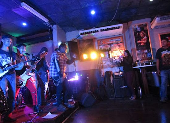 trinidad-and-tobago/st-paul/bar/phoenix-bar