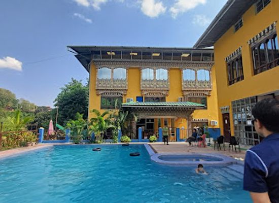 bhutan/samdrup-jongkhar/bar/yoezer-hotel-swimming-pool