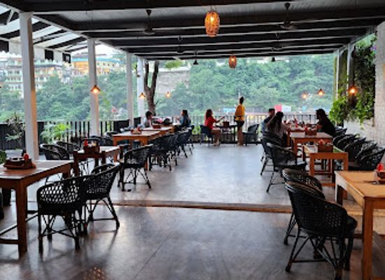 india/rishikesh/laxman-jhula/bar/ganga-view-cafe