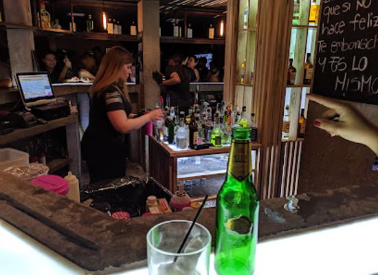 ecuador/amazon/bar/shot-me-cumbaya