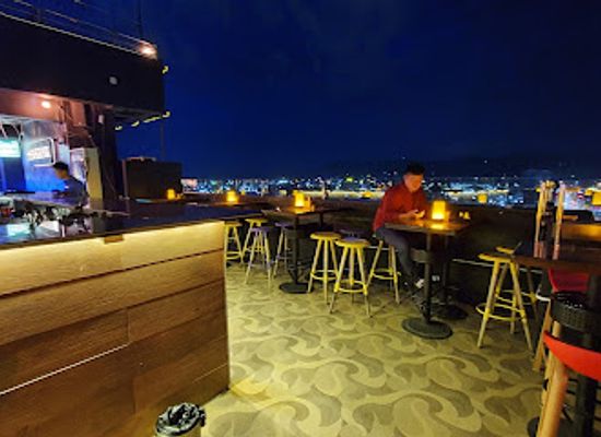 myanmar-burma/golden-triangle/bar/apex-sky-bar