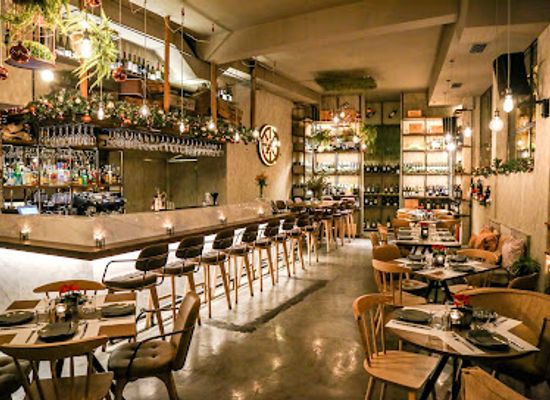 greece/athens/thissio/bar/caravin-wine-wanderlust