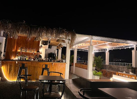 vietnam/south-central-coast/bar/lagoon-rooftop
