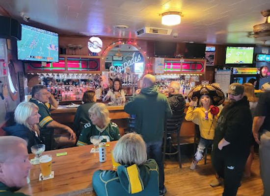 wisconsin/green-bay/bar/escapades