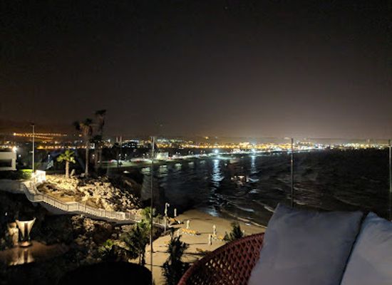 oman/al-hajar-ash-sharqi/bar/duke-s