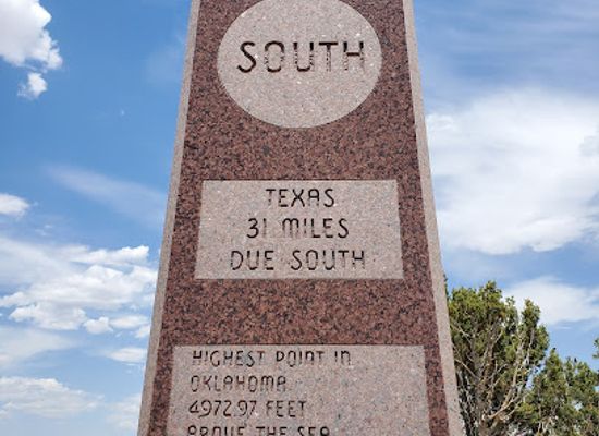 oklahoma/black-mesa-state-park/bar/highest-point-in-oklahoma-trailhead