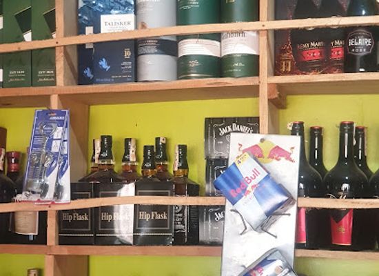 uganda/queen-elizabeth-national-park/bar/bull-wines-and-spirits-depot