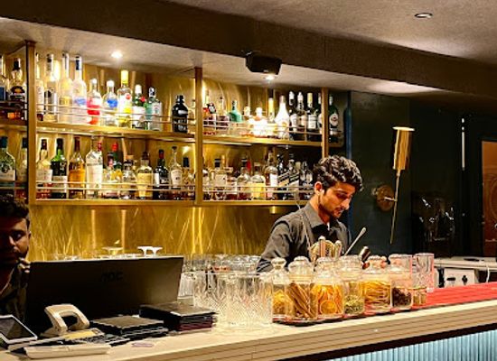 india/nashik/old-nashik/bar/house-of-le