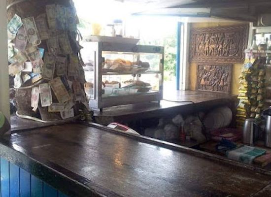 dominica/saint-andrew/bar/kish-tree-view-bar-grill-plus-yacht-services