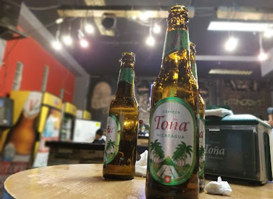 nicaragua/masaya/bar/hangover-wings-and-beer