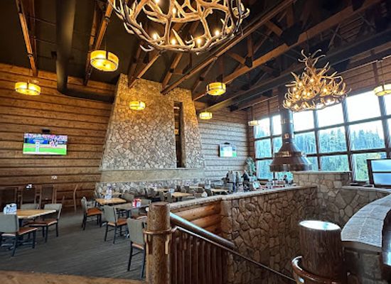 utah/brian-head-ski-resort/bar/lift-bar-patio
