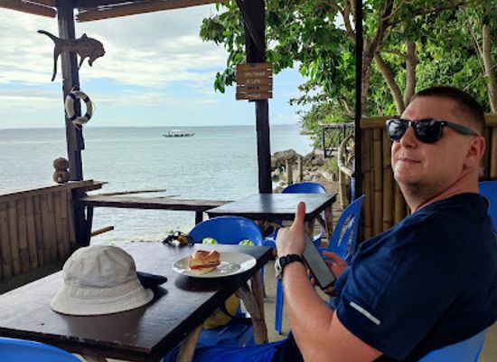 philippines/malapascua-island/bar/shipwreck-beach-cafe