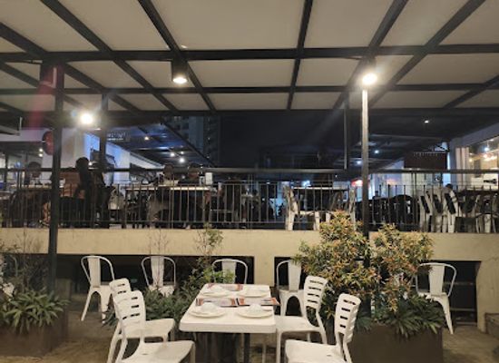 philippines/tagaytay/bar/papa-doms-bar-and-restaurant-tagaytay