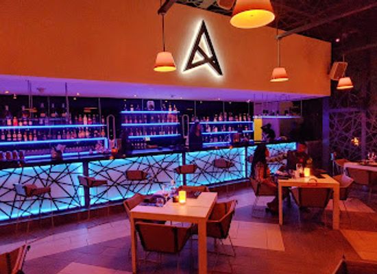 ghana/afife/bar/sky-bar-25-restaurant-and-bar