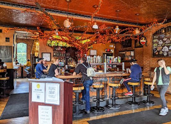ohio/western-ohio/bar/the-treehouse