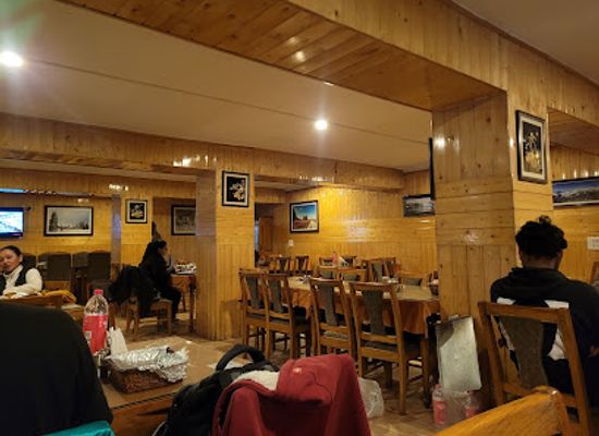 india/leh/bar/new-wazwan-planet-top-restaurants-in-leh-ladakh-best-restaurants-in-leh-ladakh