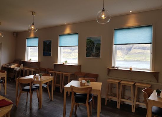 faroe-islands/eysturoy/bar/rose-s-restaurant-catering