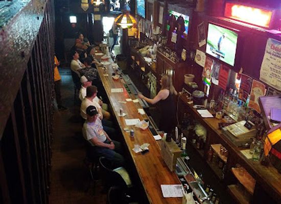 wisconsin/la-crosse/bar/the-helm-bar