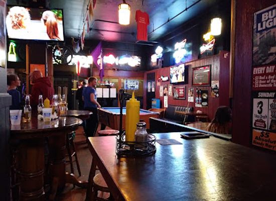 kansas/northwest-kansas/bar/john-s-big-deck