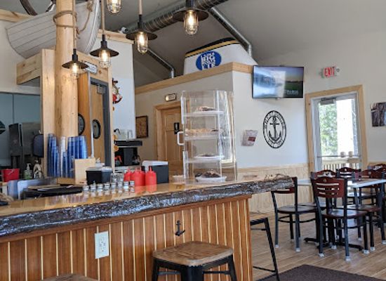 michigan/tahquamenon-falls-state-park/bar/ebby-s