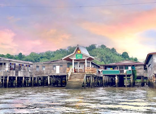 brunei/bandar-seri-begawan/kampong-ayer/bar/kampong-ayer