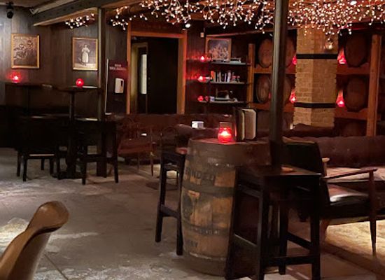 texas/red-river-valley/bar/dumont-s-down-low