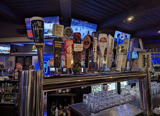 illinois/rock-river-valley/bar/hoffman-house-restaurant-scoreboard-bar