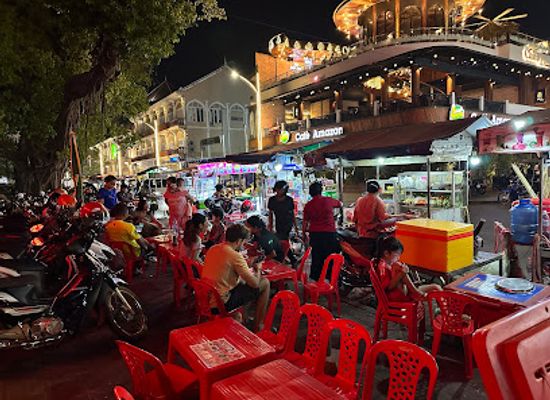 cambodia/svay-rieng/bar/riverside-night-market