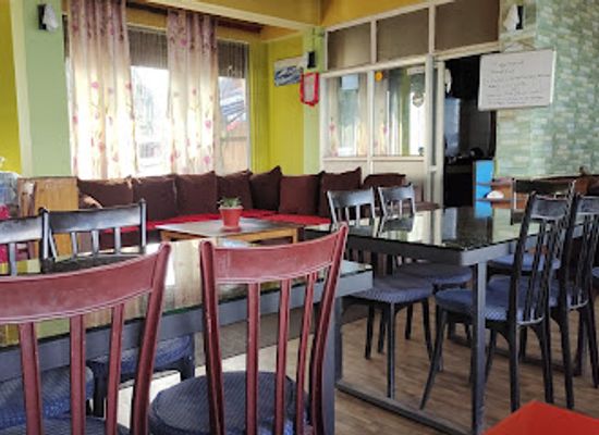 india/darjeeling/bar/blue-pine-bar-restaurant