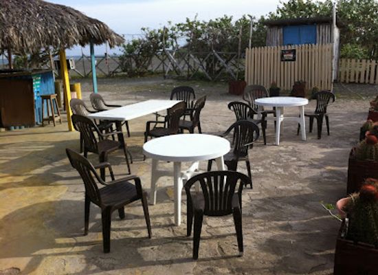 jamaica/east-end/bar/oceans-apart-beach-s-bar