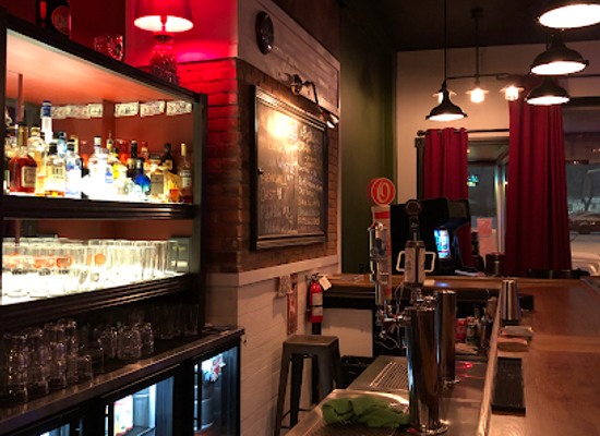 canada/niagara-falls/bar/local
