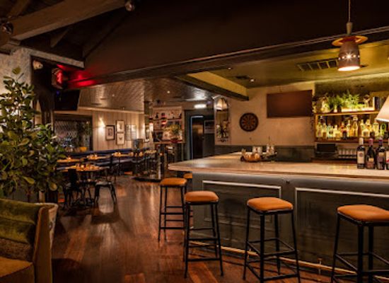 california/hollywood/sunset-strip/bar/the-den-on-sunset-west-hollywood-restaurant-bar