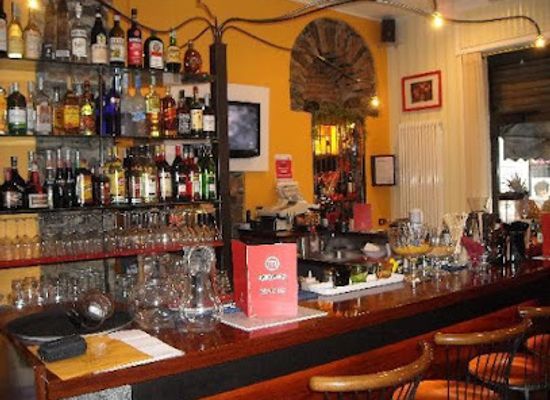 italy/brianza/bar/minimalismo-livingroom-wine-cocktail-bar