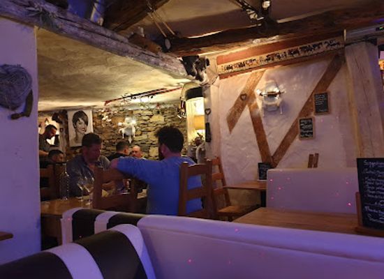 france/tignes/bar/le-caveau