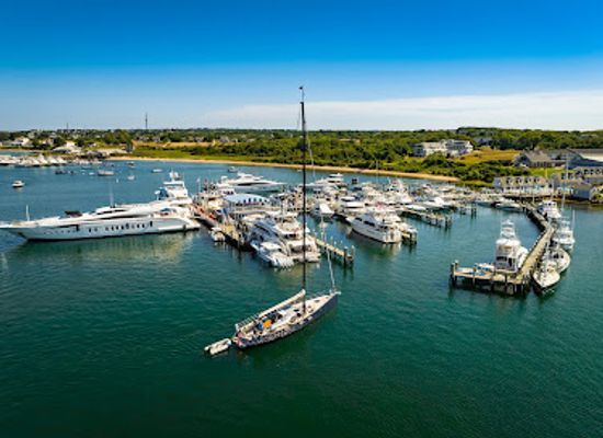 rhode-island/block-island/bar/champlin-s-hotel-marina-resort