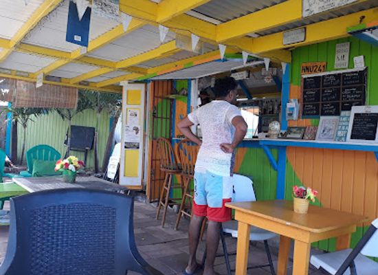 saint-kitts-and-nevis/charlestown/bar/cafe-des-arts
