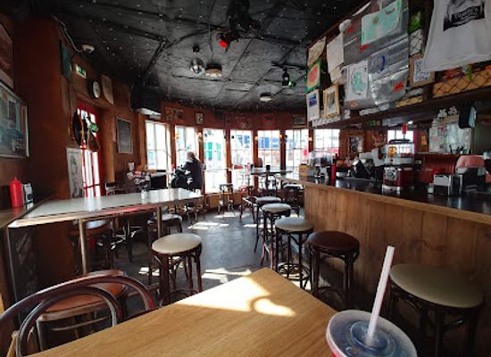 iceland/kerlingarfjoll/bar/slippbarinn