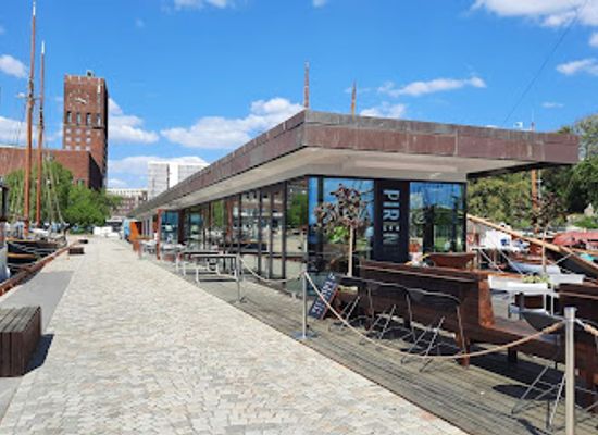 norway/akershus/bar/piren-et-glass-og-en-bit