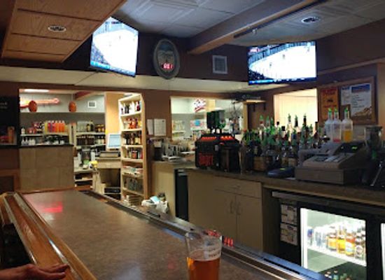 minnesota/tettegouche-state-park/bar/silver-bay-municipal-liquor-lounge