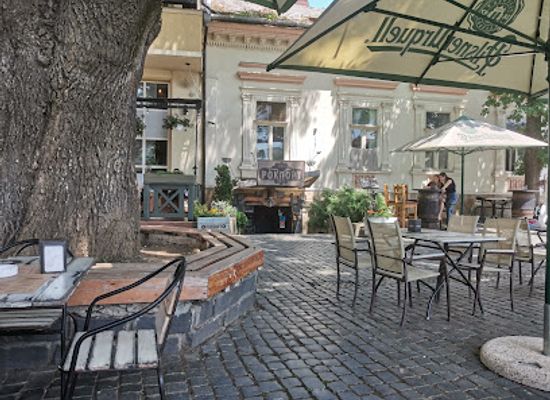 ukraine/uzhhorod/bar/rockport