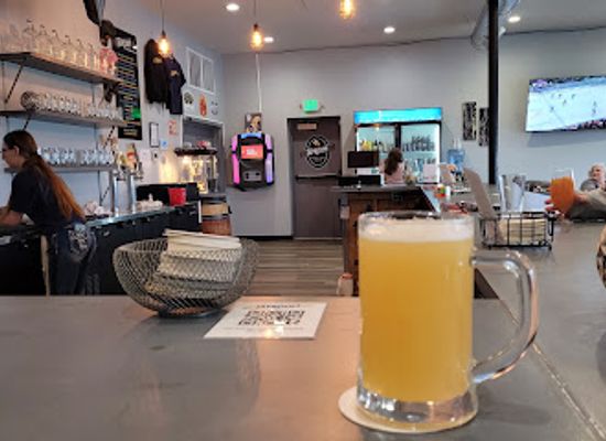 washington/the-blue-mountains/bar/moses-lake-taproom
