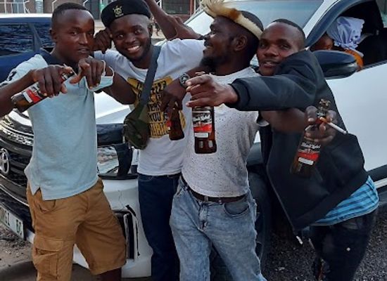 zimbabwe/eastern-highlands/bar/manyati-bar